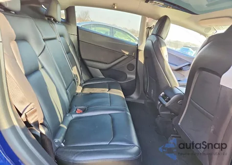 2022 Tesla Model Y z USA, uszkodzony, nr VIN 7SAYGDEE3NF481416